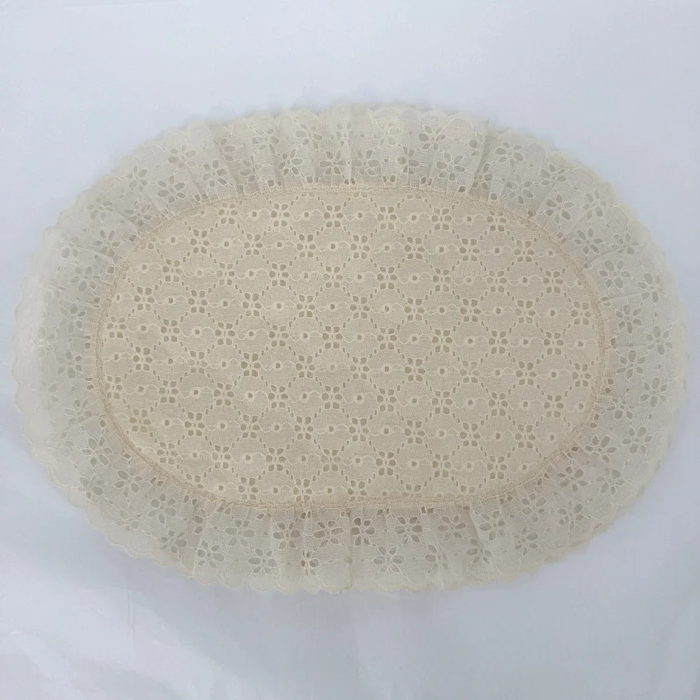 Cottage Core VTG Doily Dresser Scarves Eyelet‎ Lace Ruffle Quilted Cream 2 Pc